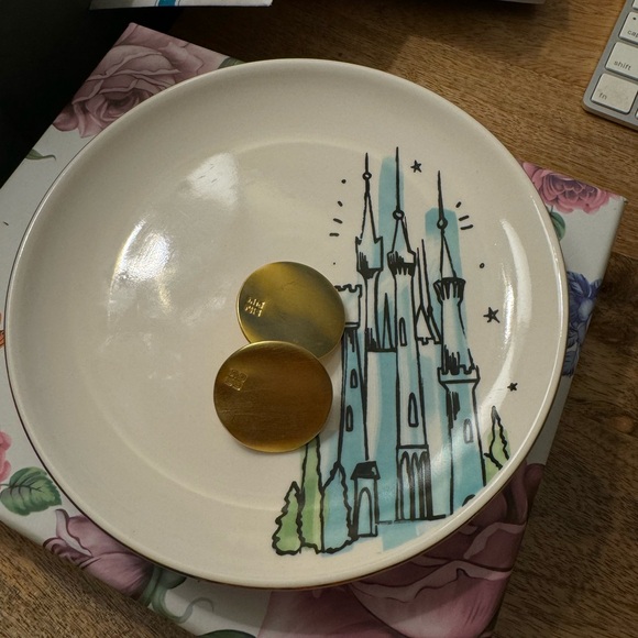 Givenchy  Gold clip on earrings - Picture 6 of 6